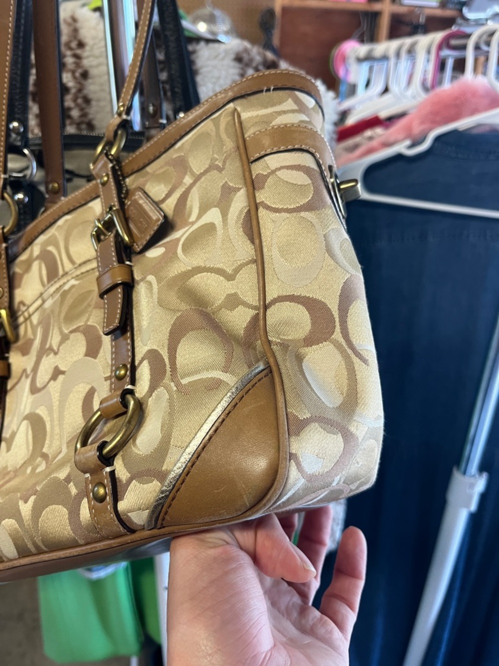 COACH SIGNATURE CANVAS TOTE BAG GOLD - Picture 10 of 10